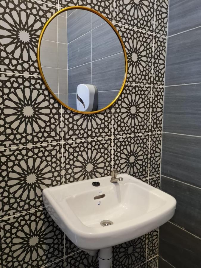 Mg Casa Inn - Mutiara Gurney George Town  Kültér fotó